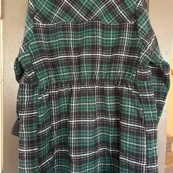 Torrid green, black, white plaid Shacket - Picture 2 of 3